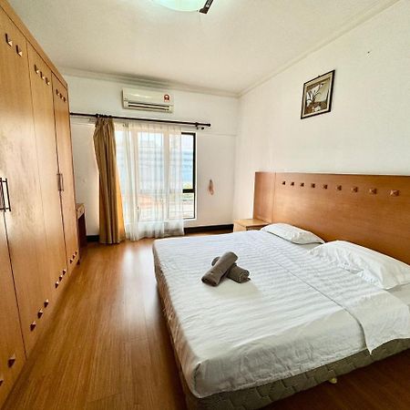 Marina Court Vacation Home 3 Bedrooms - โกตาคินาบาลู ภายนอก รูปภาพ
