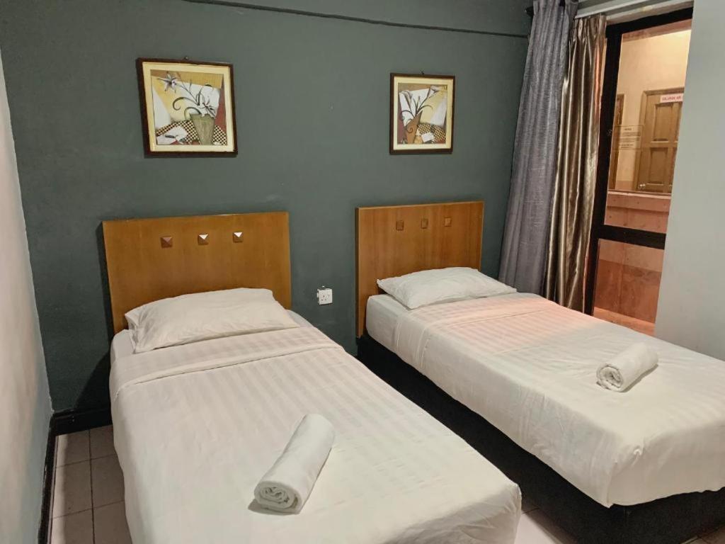 Marina Court Vacation Home 3 Bedrooms - โกตาคินาบาลู ภายนอก รูปภาพ