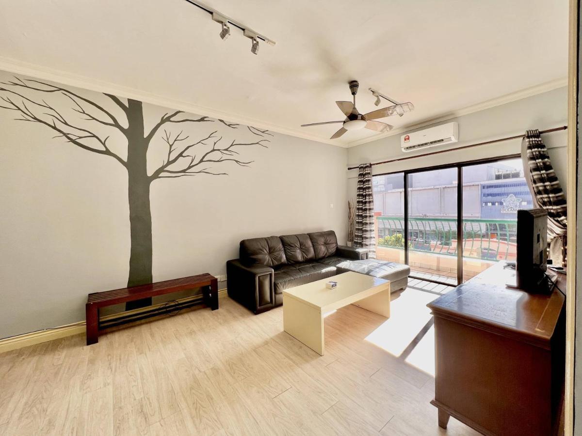 Marina Court Vacation Home 3 Bedrooms - โกตาคินาบาลู ภายนอก รูปภาพ