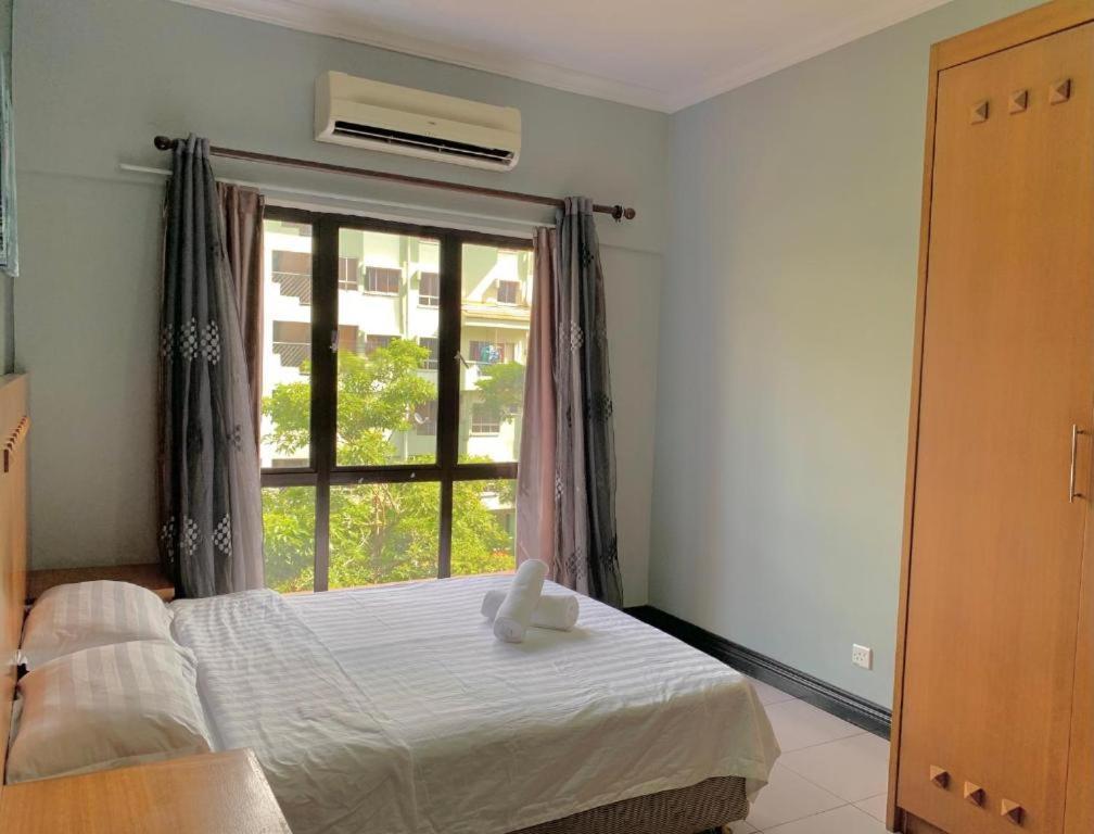 Marina Court Vacation Home 3 Bedrooms - โกตาคินาบาลู ภายนอก รูปภาพ
