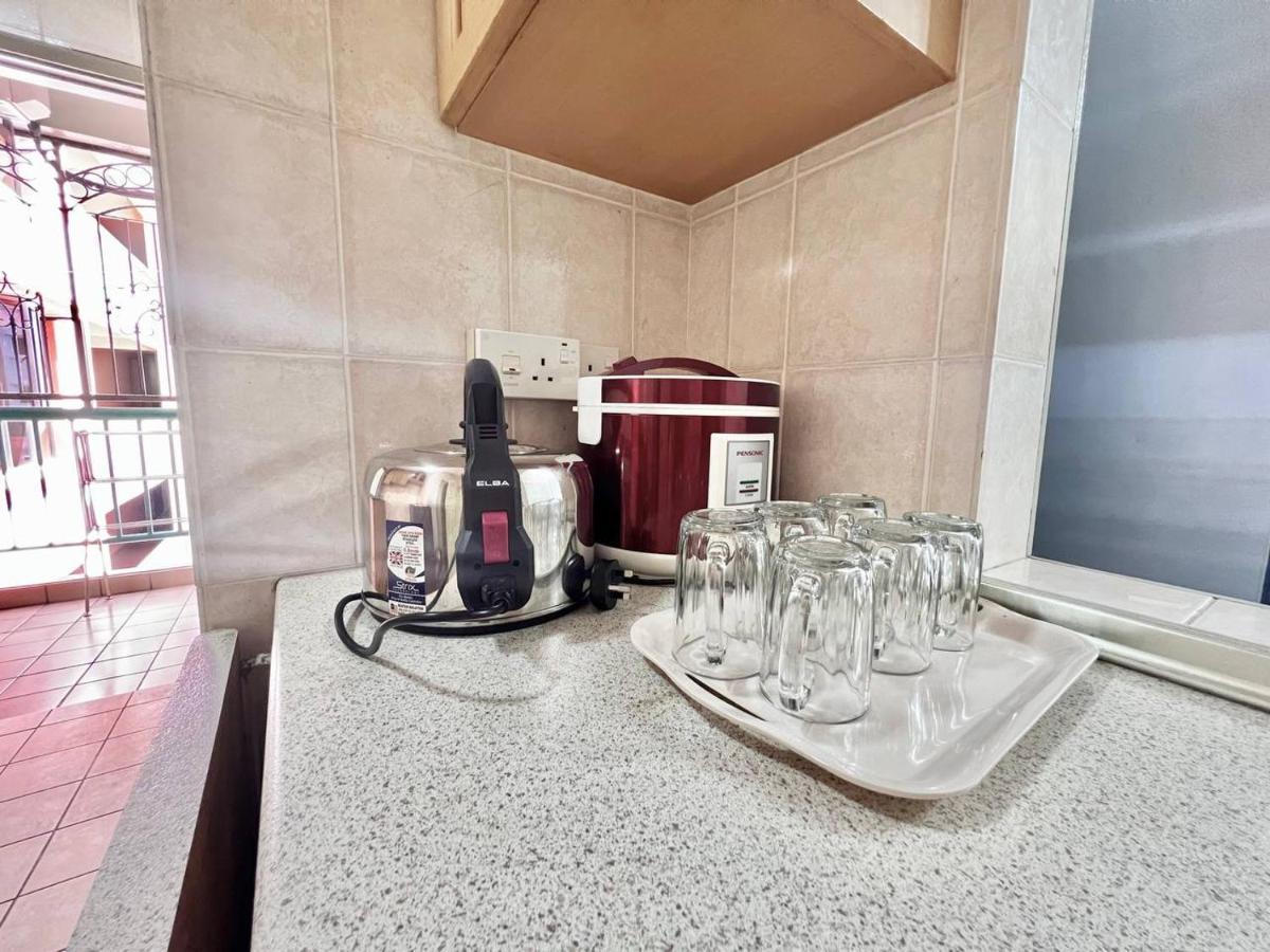 Marina Court Vacation Home 3 Bedrooms - โกตาคินาบาลู ภายนอก รูปภาพ
