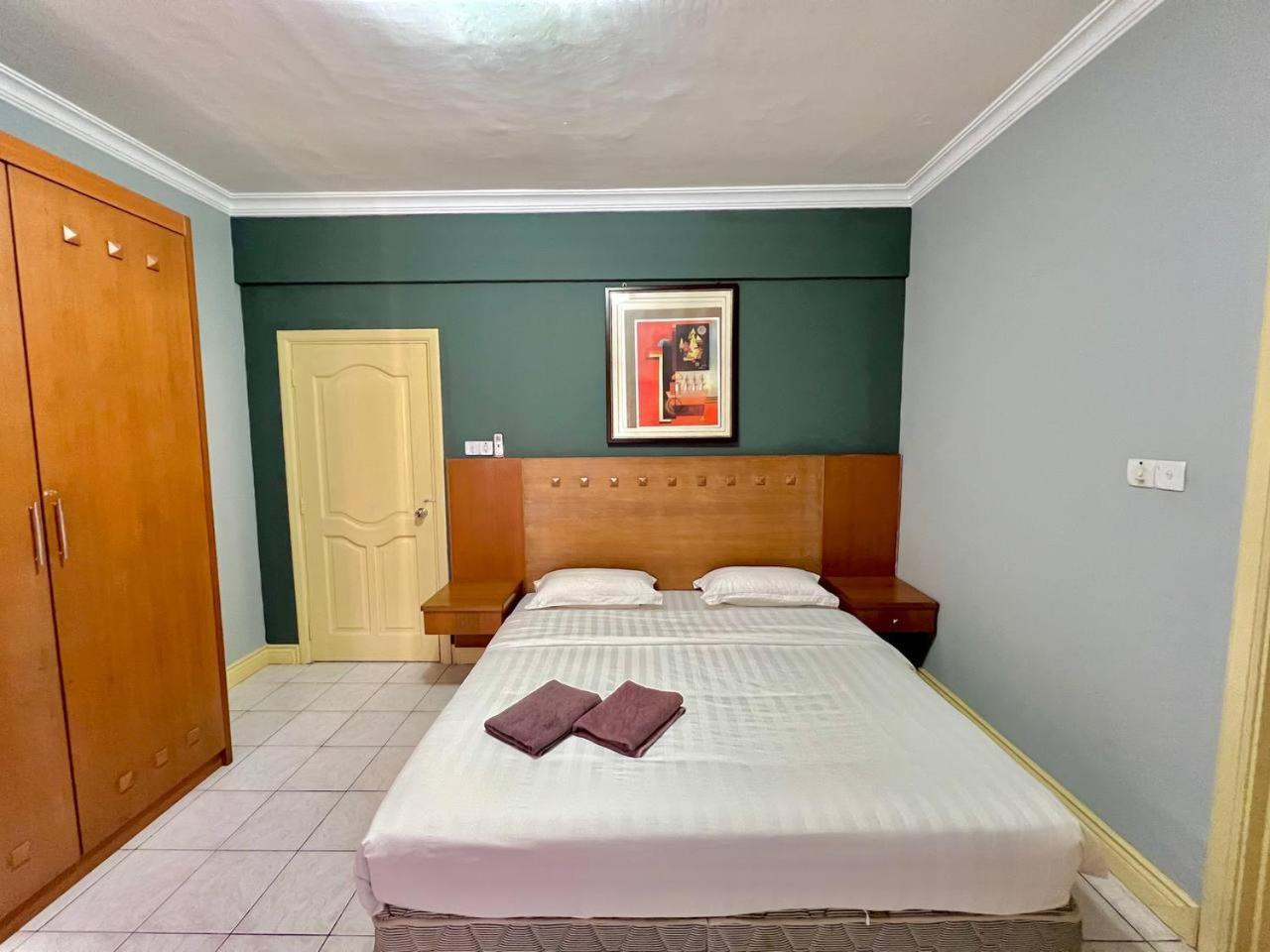 Marina Court Vacation Home 3 Bedrooms - โกตาคินาบาลู ภายนอก รูปภาพ