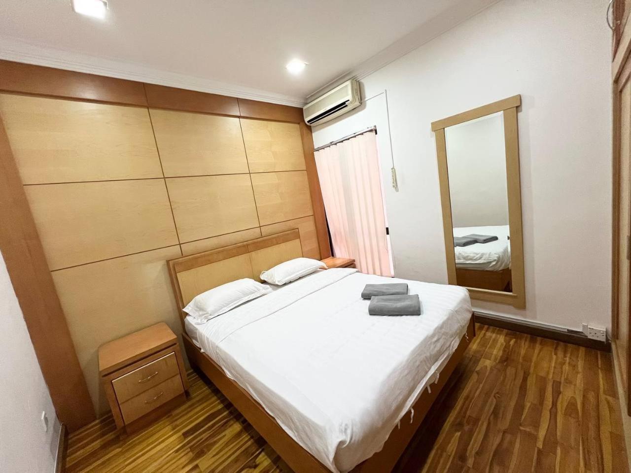 Marina Court Vacation Home 3 Bedrooms - โกตาคินาบาลู ภายนอก รูปภาพ