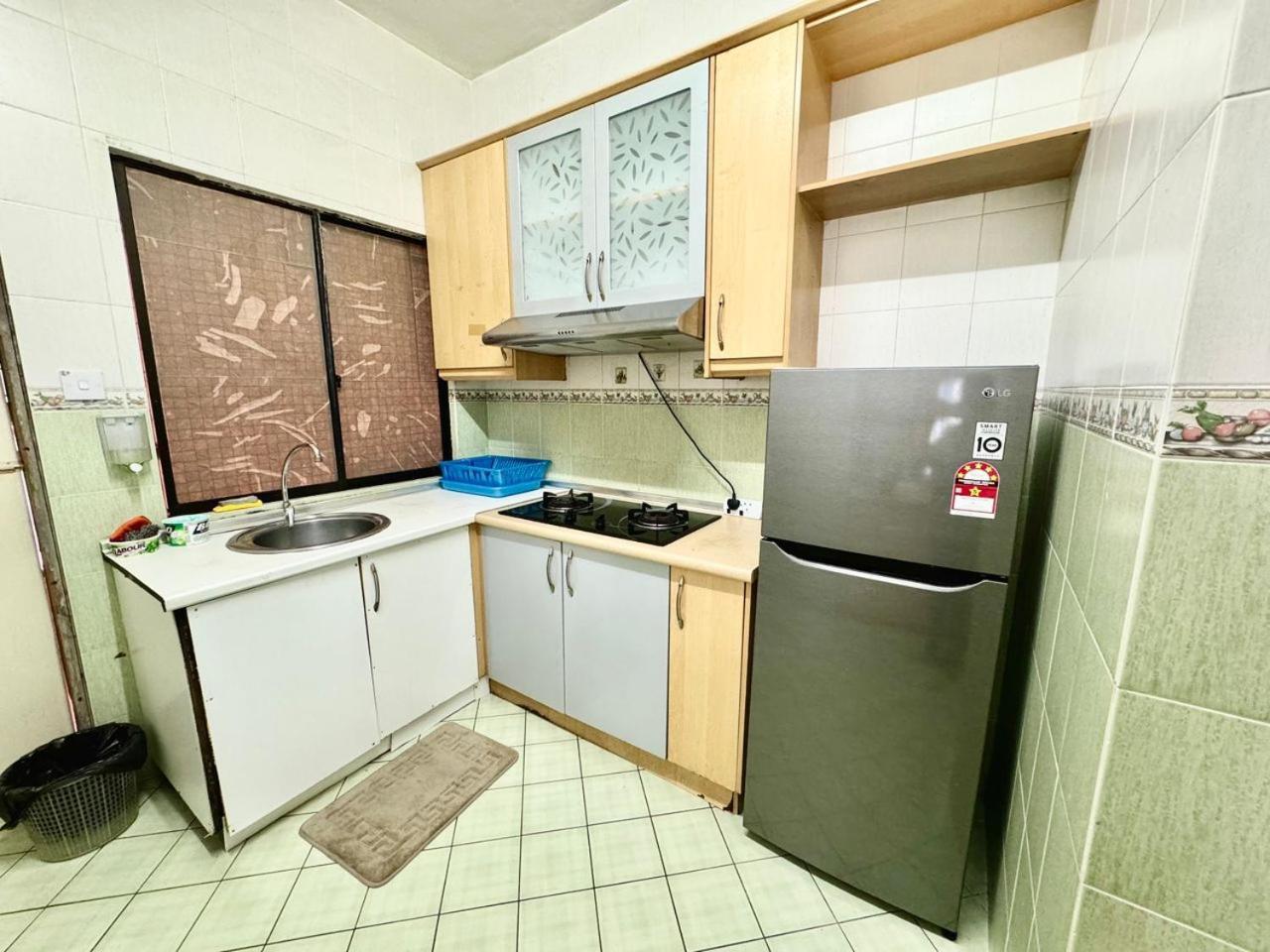 Marina Court Vacation Home 3 Bedrooms - โกตาคินาบาลู ภายนอก รูปภาพ